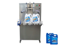 防凍液灌裝機(jī),半自動防凍液灌裝機(jī)